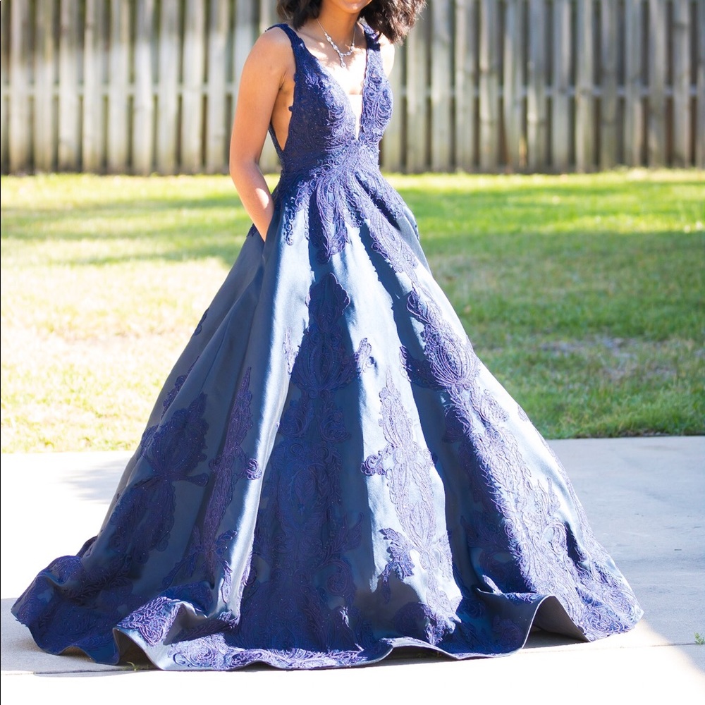Navy blue prom dress size 2